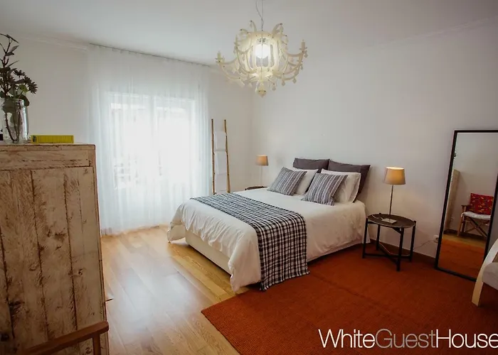 White * Peniche