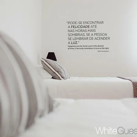 White Πανσιόν *