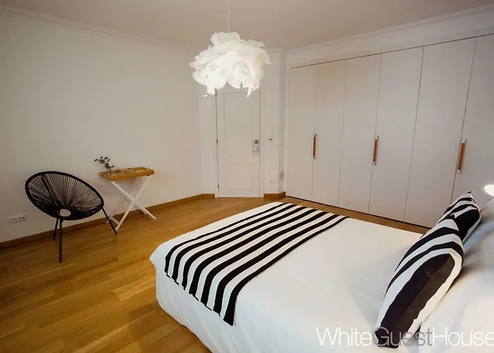 White Гостевой дом Пениши